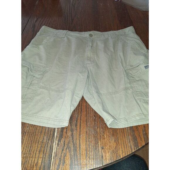 Mens Sz 40 Wrangler Relaxed Fit  Dark Khaki Tan Cargo Carpenter Shorts High Rise - Picture 1 of 4